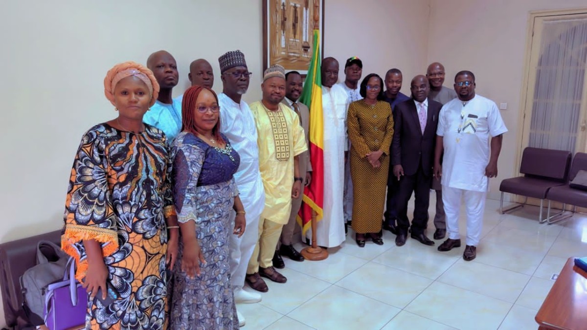 Visite officielle à Dakar : Le Maire de Parakou plaide pour une Afrique unie autour des Jeux Olympiques de la Jeunesse 2026.